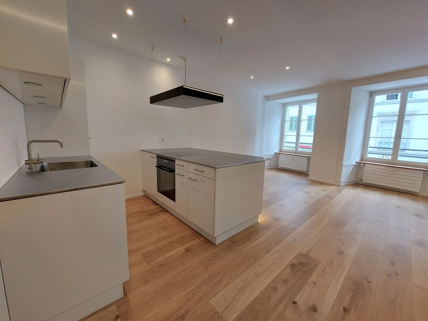 Renovated apartment for rent - Photo 1 of 9