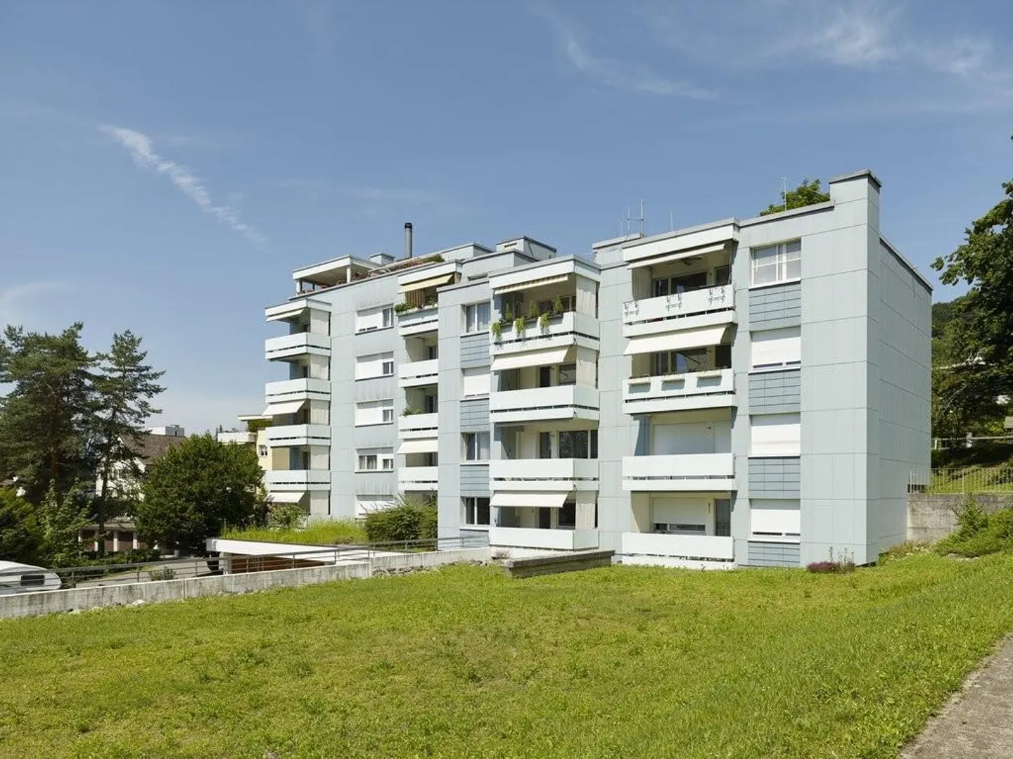 RENT WITHOUT DEPOSIT - On the southern slope of Geroldswil - Photo 1 of 7