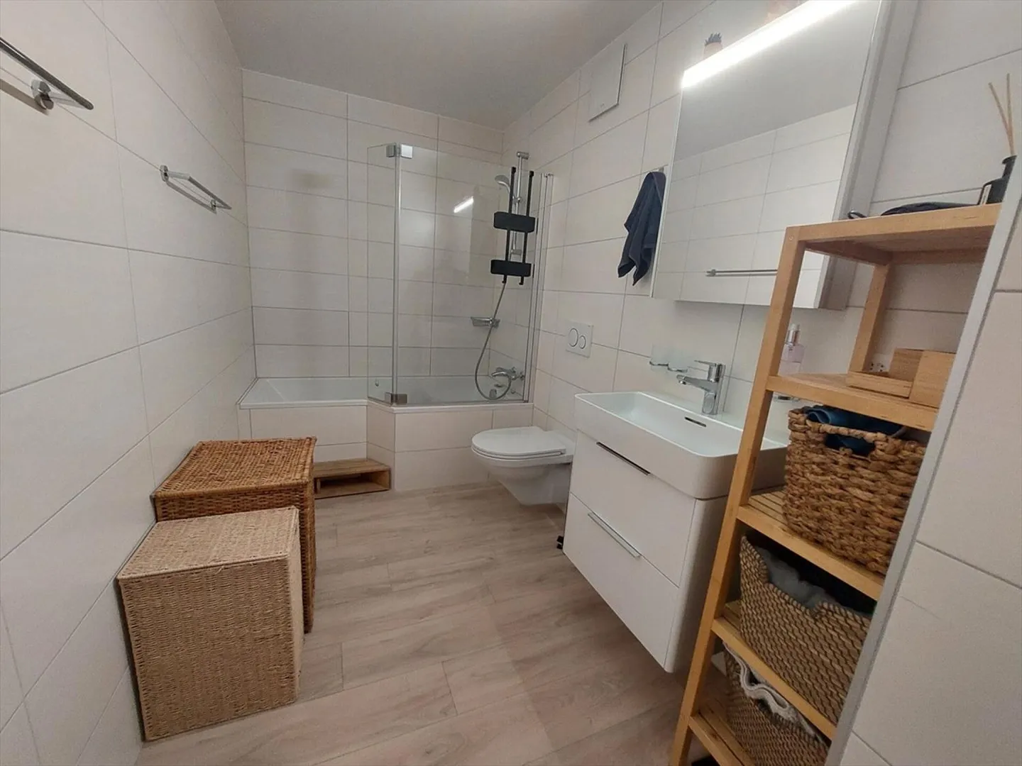 Appartamento contemporaneo di 3,5 locali con terrazza e garage - Foto 8 di 10