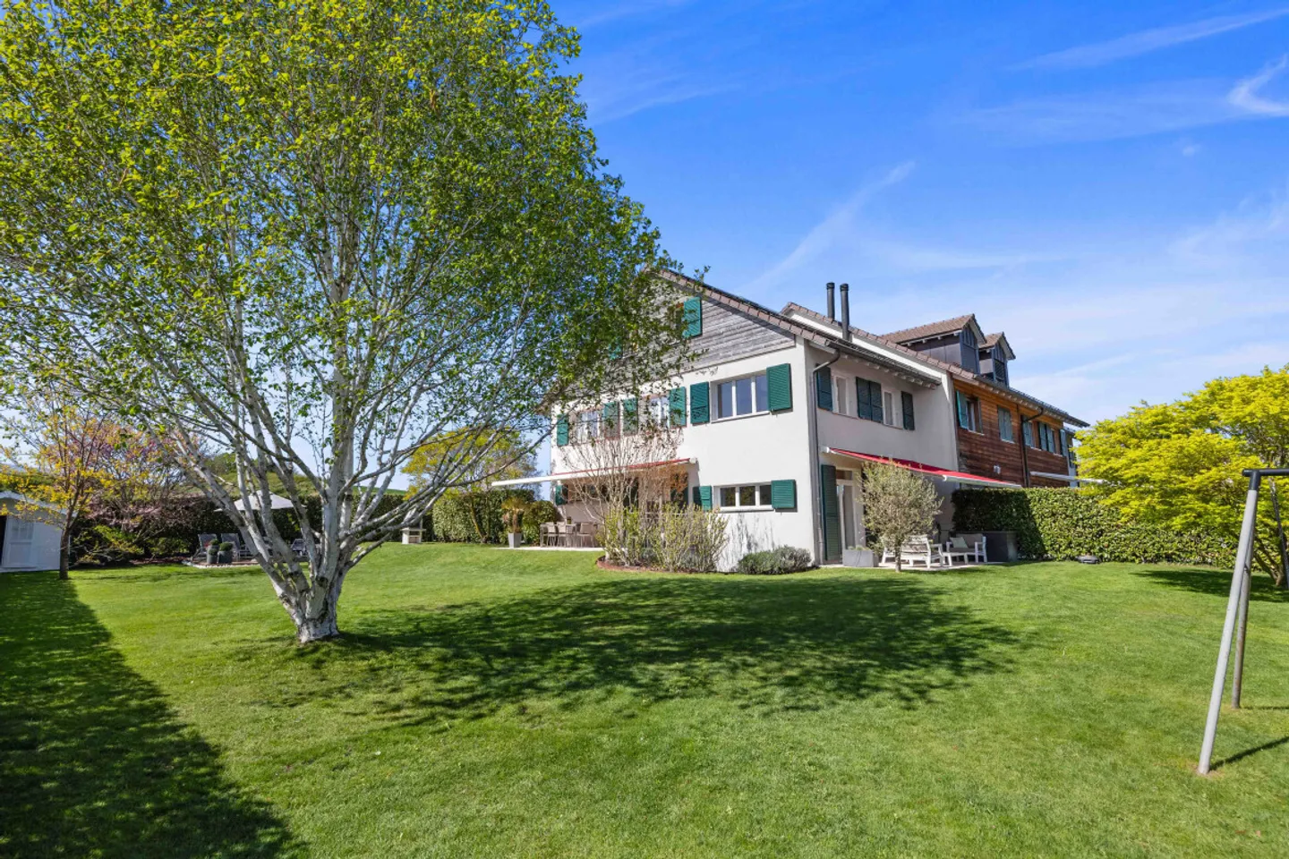 Coup de Coeur! Your Family Cocoon, Surrounded by Greenery! - Photo 1 of 6