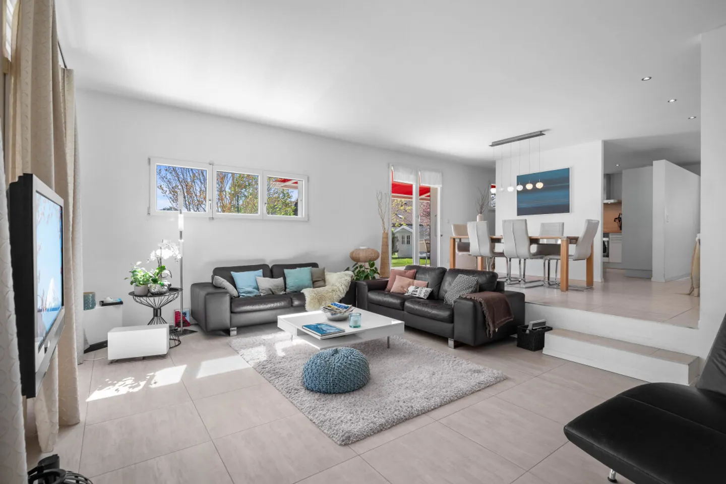 Coup de Coeur! Your Family Cocoon, Surrounded by Greenery! - Photo 2 of 6