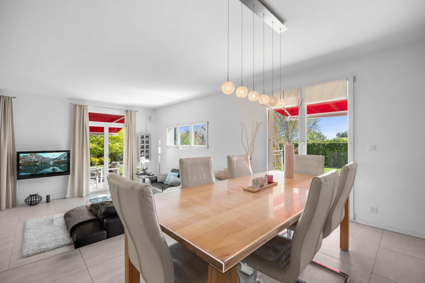 Coup de Coeur! Your Family Cocoon, Surrounded by Greenery! - Photo 4 of 6