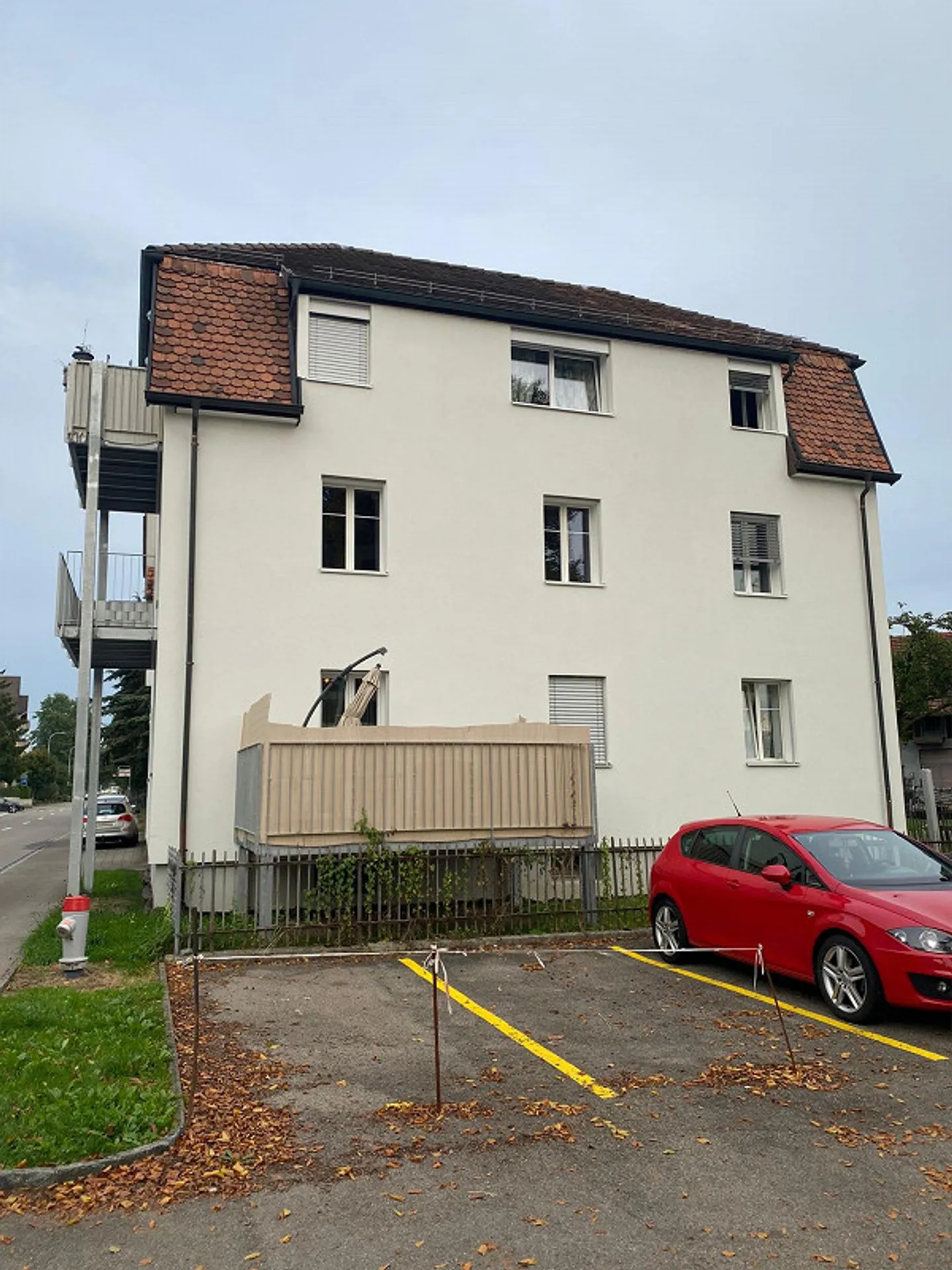 Appartamento di 4,5 stanze al piano rialzato con balcone e cantina - Foto 2 di 13