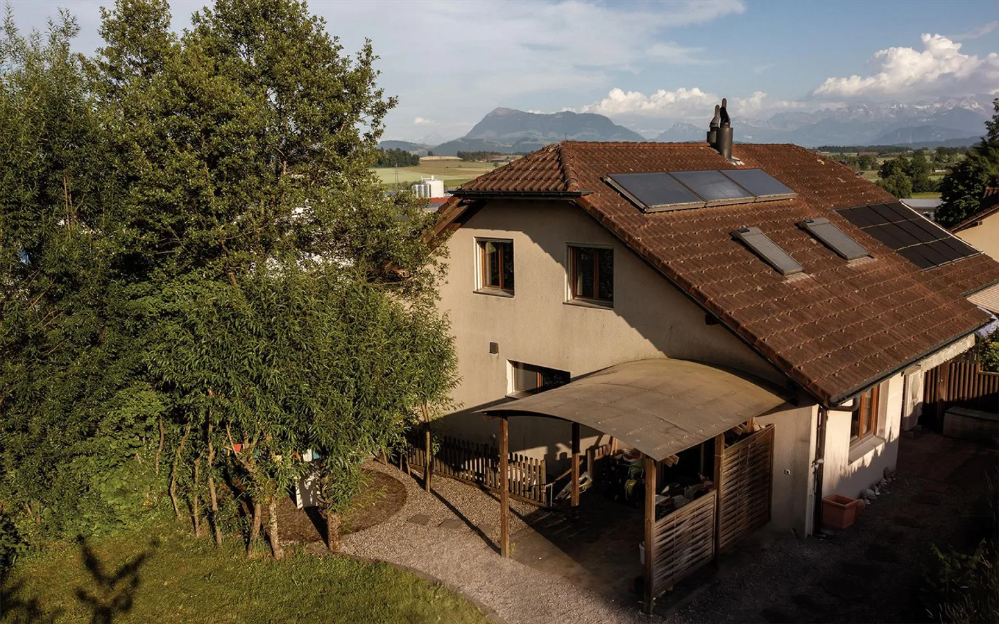 Semi-Detached Family House with Rigi View, Garden and Plenty of Privacy - Photo 11 of 12
