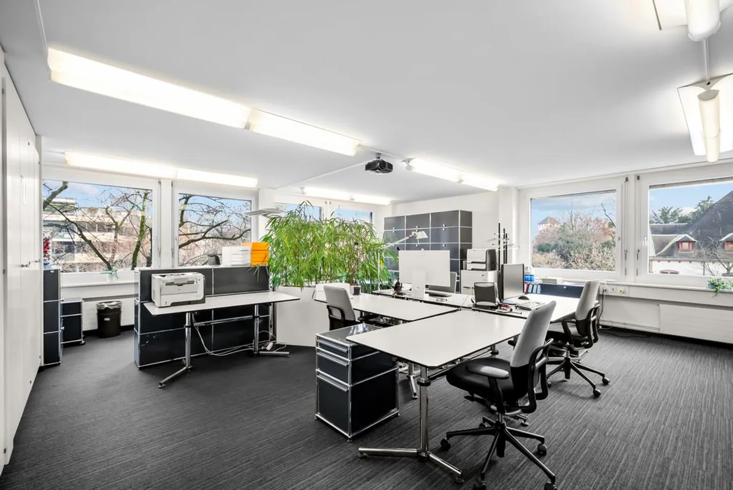 Attractive office space in a central location in Basel - Photo 3 of 12