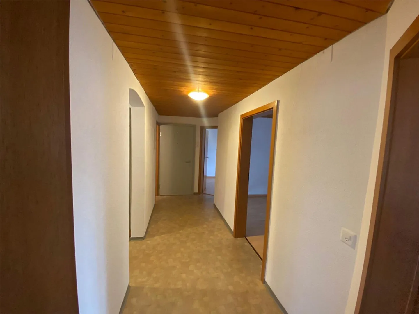 Appartamento di 4,5 stanze al piano rialzato con balcone e cantina - Foto 6 di 13