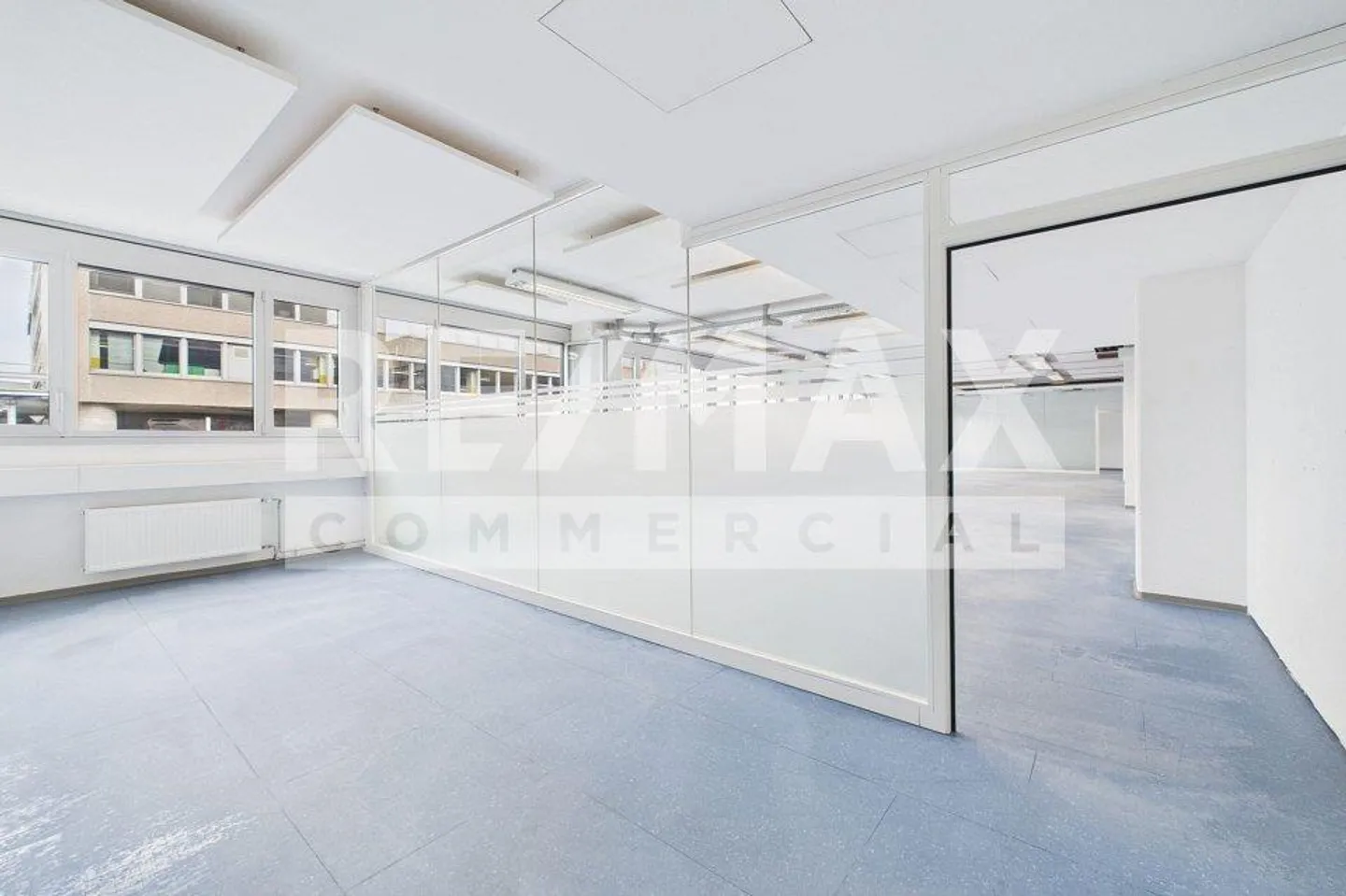 Attractive commercial space with many usage possibilities! Office, storage, production, etc.! - Photo 8 of 13