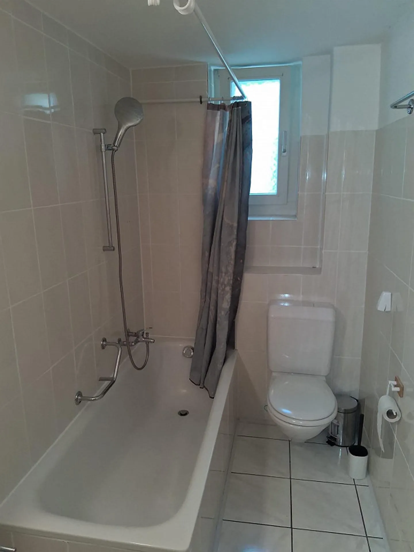 Appartamento di 4,5 stanze al piano rialzato con balcone e cantina - Foto 13 di 13