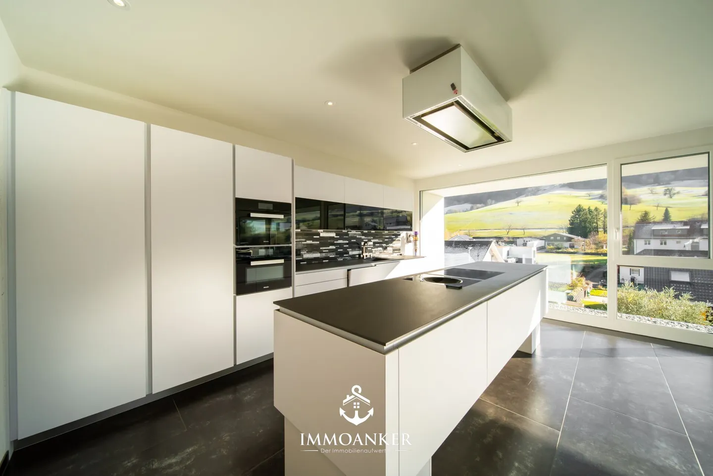 Die Adresse, die man sich merkt. Der Luxus den man spürt 5.5 Zimmer Einfamilienhaus in Nunningen - Foto 7 von 14