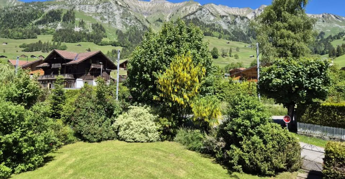 Chalet de charme, terrasse Sud 44 m² et vue alpine dégagée _ LOT 1 : Un 3.5 Pièces Rare - Photo 5 of 7