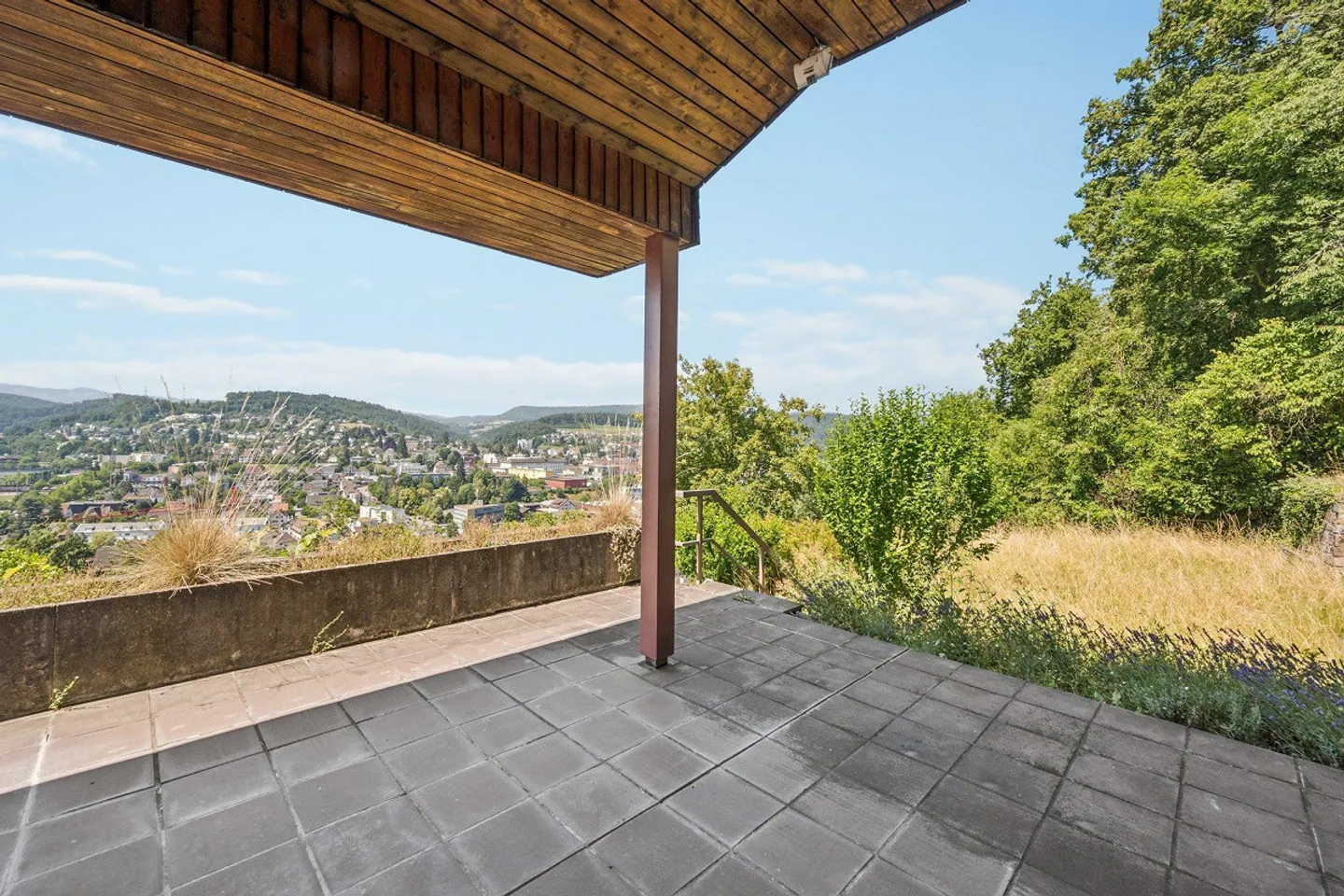 Maison résidentielle et terrain à bâtir - Investissement à double potentiel - Photo 4 sur 18
