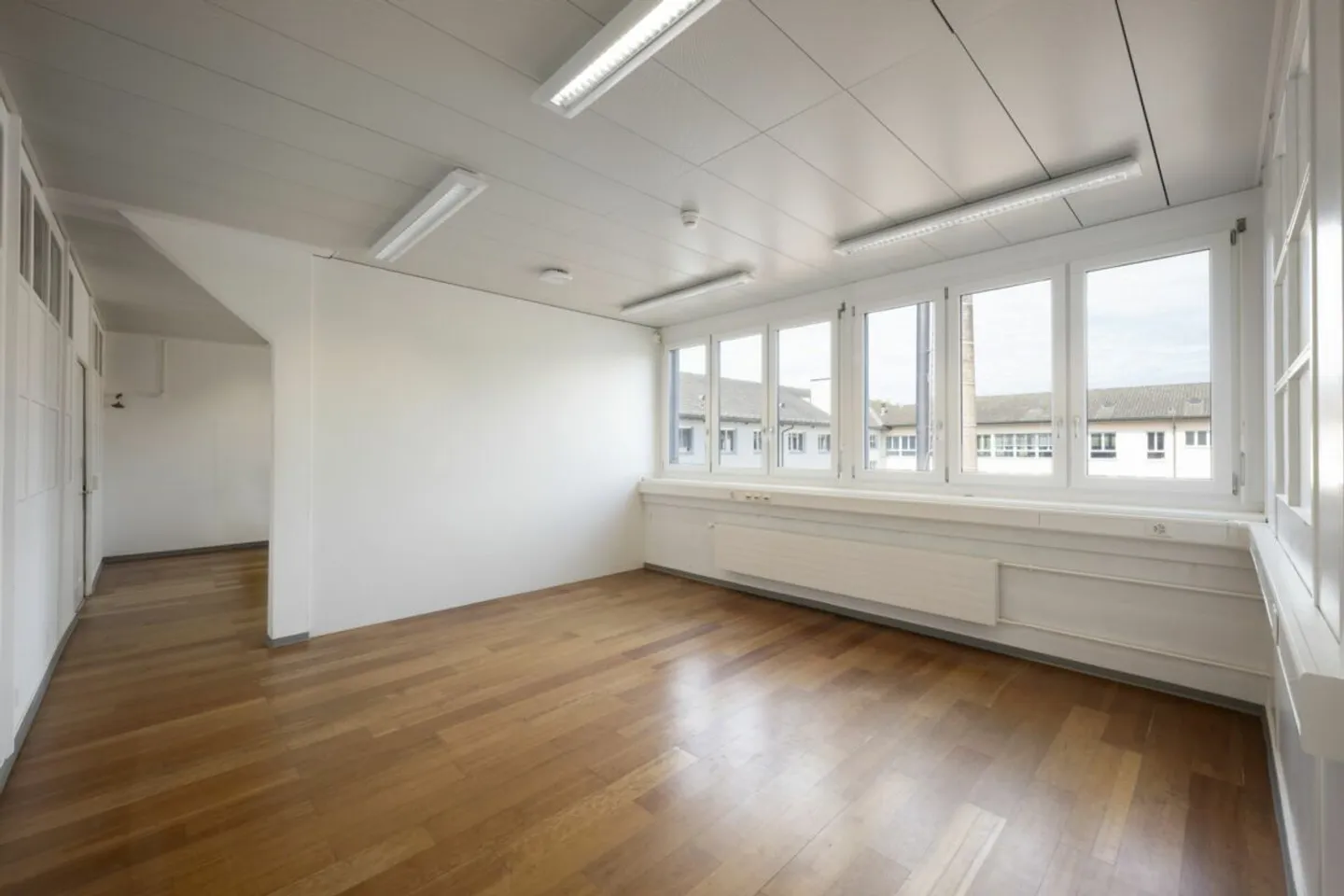 Bright rooms in the core area with good infrastructure in Aarau - Photo 5 of 9