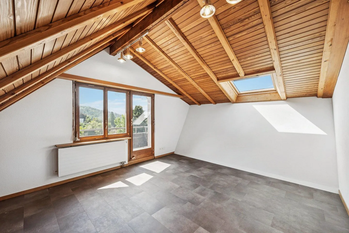 Maison résidentielle et terrain à bâtir - Investissement à double potentiel - Photo 7 sur 18