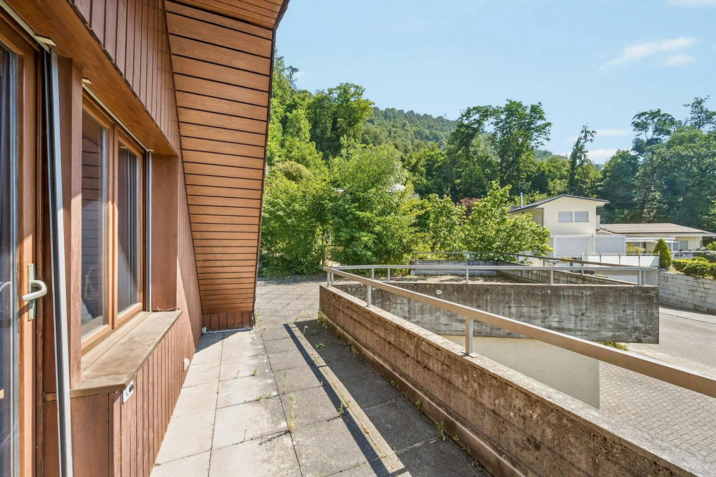 Maison résidentielle et terrain à bâtir - Investissement à double potentiel - Photo 9 sur 18