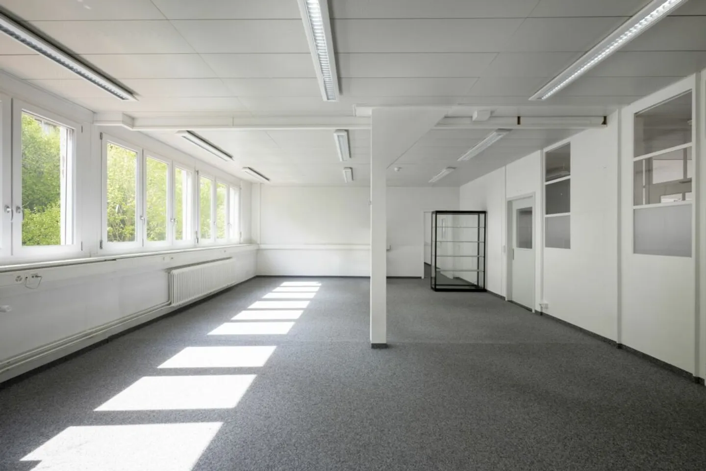 Bright rooms in the core area with good infrastructure in Aarau - Photo 3 of 9