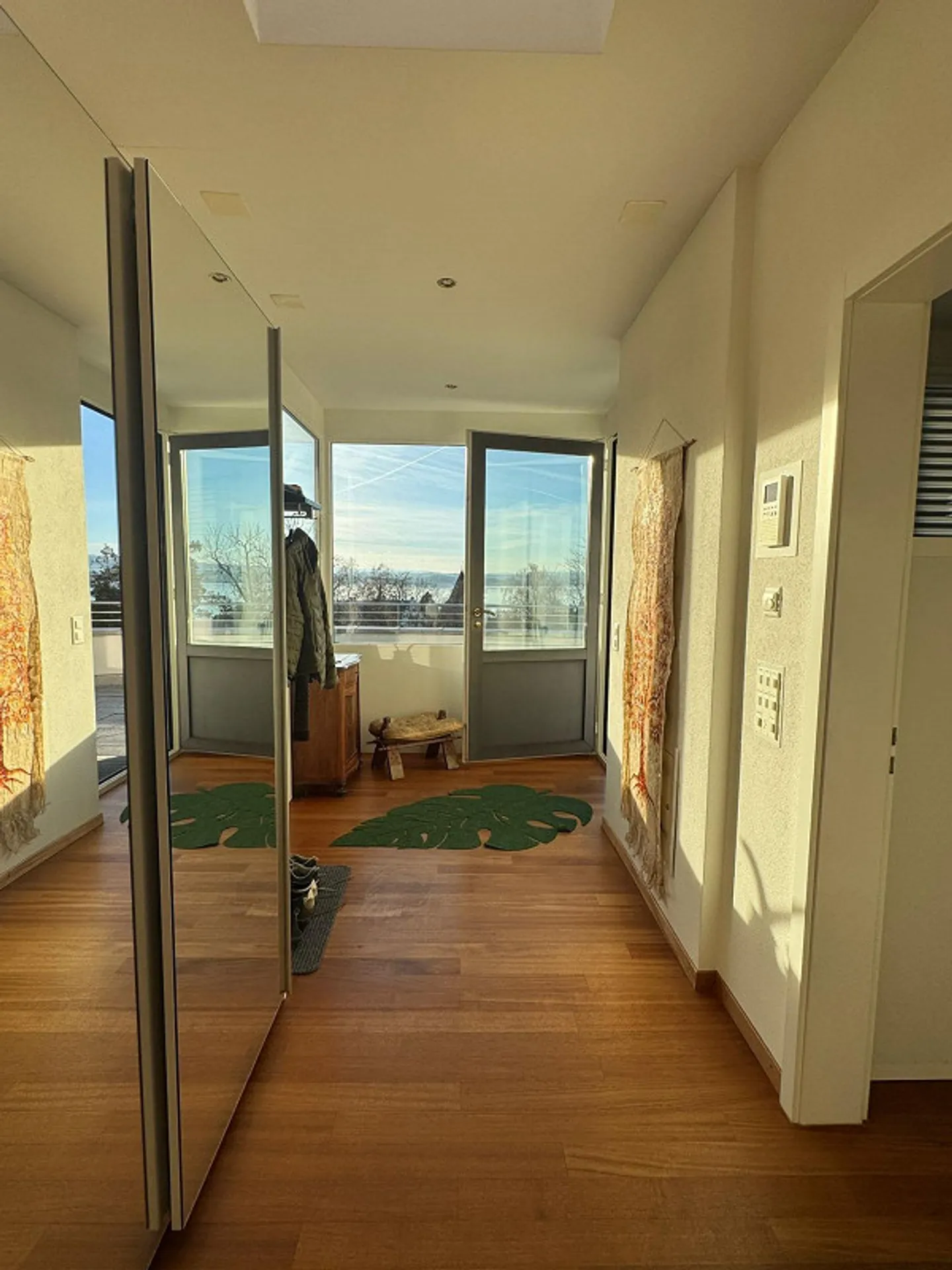 Appartement penthouse spacieux et lumineux de 3,5 pièces avec grande terrasse - Photo 7 sur 13