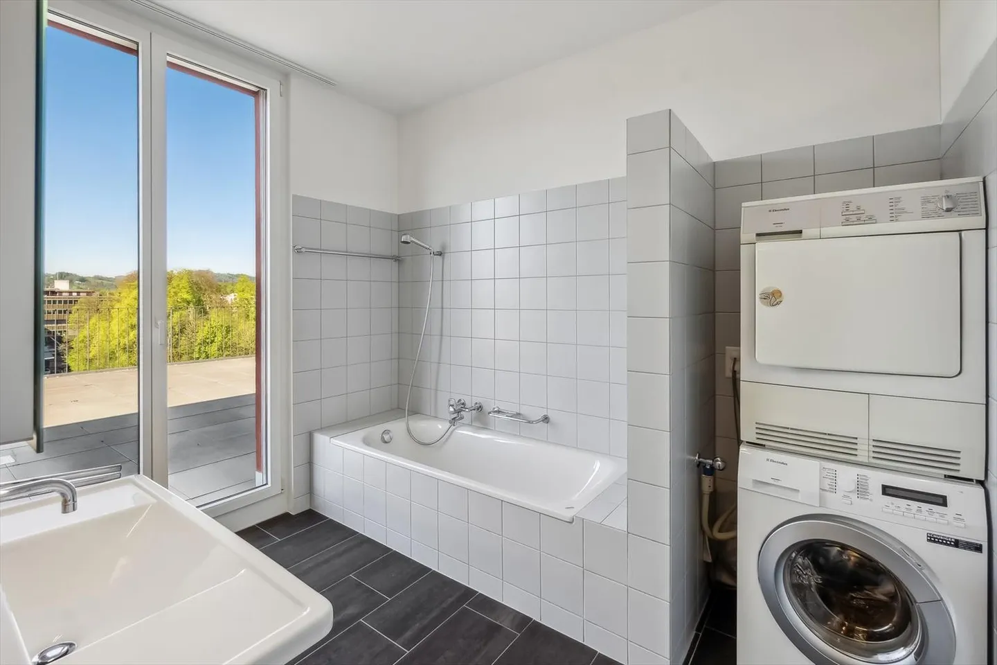 Attique à louer - Photo 4 sur 9