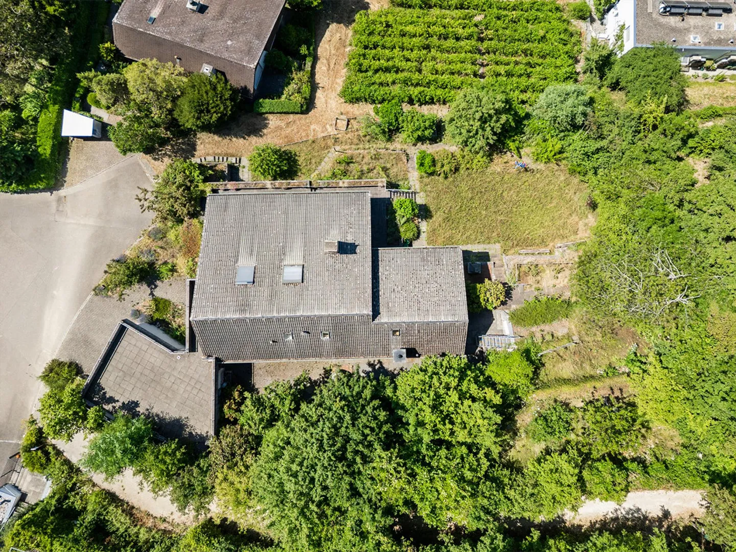 Maison résidentielle et terrain à bâtir - Investissement à double potentiel - Photo 16 sur 18