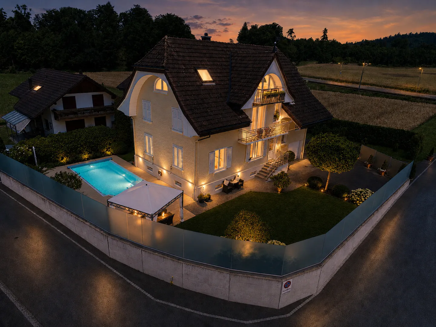 Charming Villa with Mountain Views - Photo 6 of 18