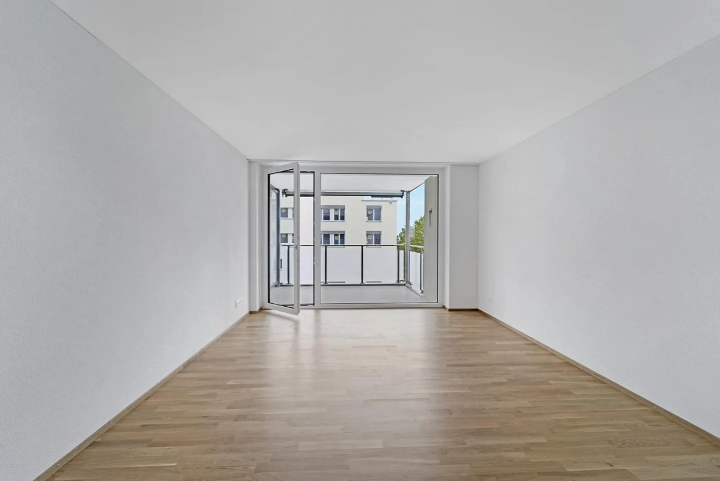 Cozy Apartment in the Center of Root - Photo 3 of 10