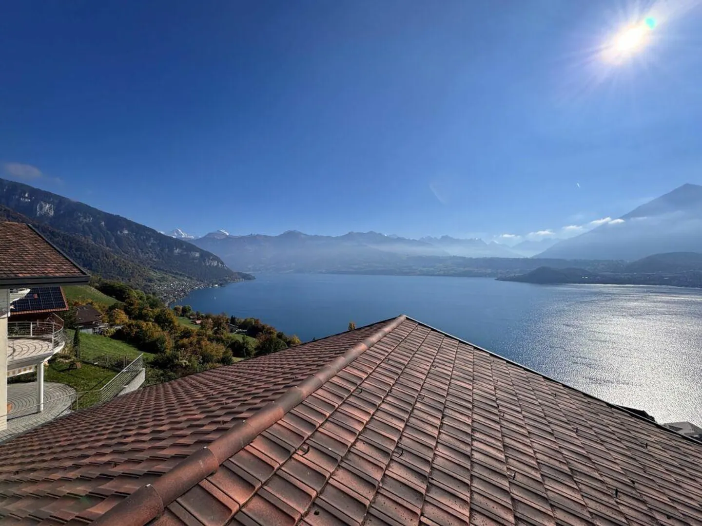 DG apartment on the sunny side of Lake Thun - Photo 2 of 9