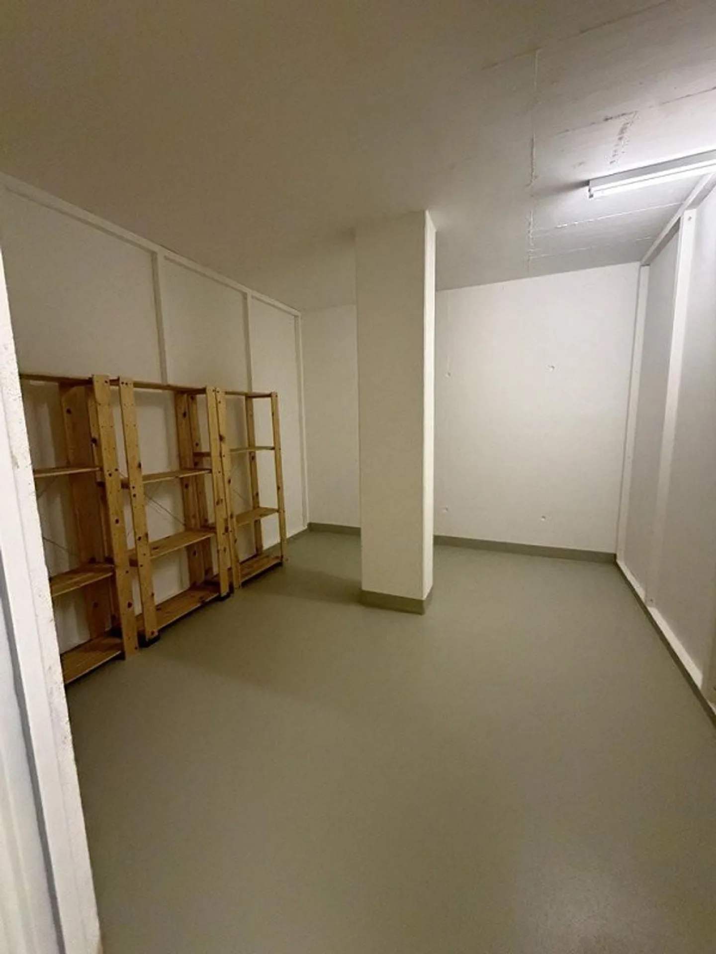 Praktischer Lagerraum in Dierikon - Foto 4 von 5