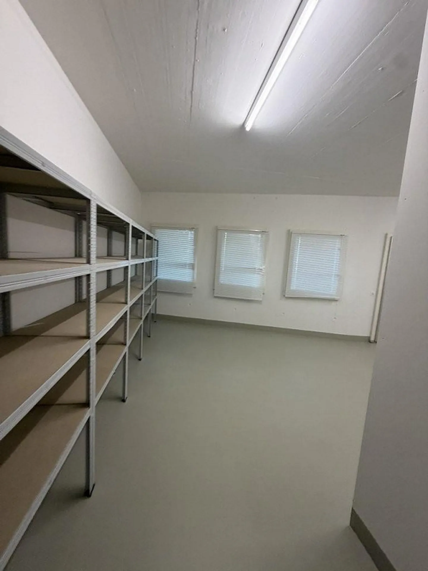 Praktischer Lagerraum in Dierikon - Foto 5 von 5