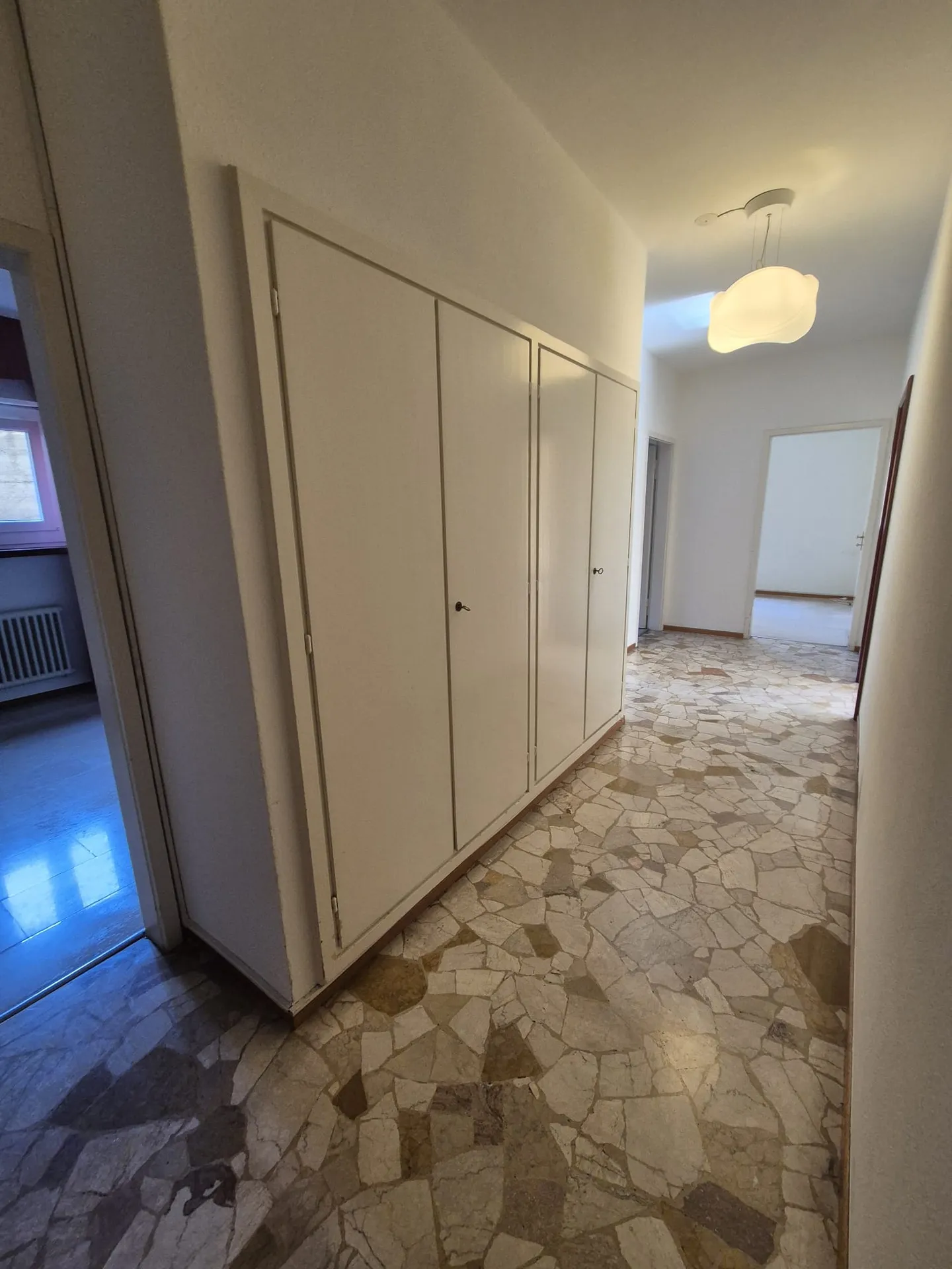 LUGANO CENTRO - UFFICIO CON 4.5 STANZE IN AFFITTO - Foto 4 di 9