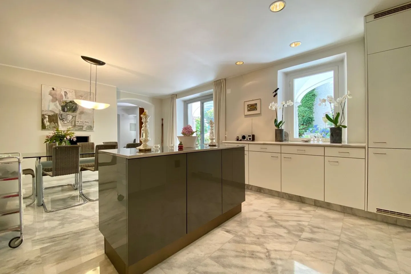 Pure tranquility !!! Restored village palazzo with Mediterranean courtyard & double garage - near Lugano - Photo 3 of 39