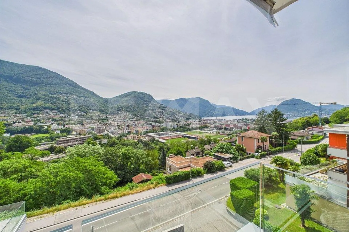 Charmante Wohnung mit Seeblick - Foto 3 von 13