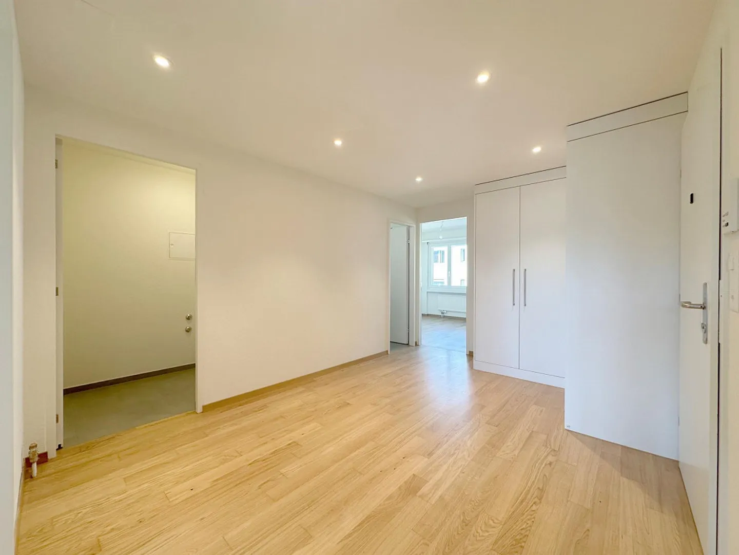 Your new home in the heart of district 7! - Photo 3 of 12