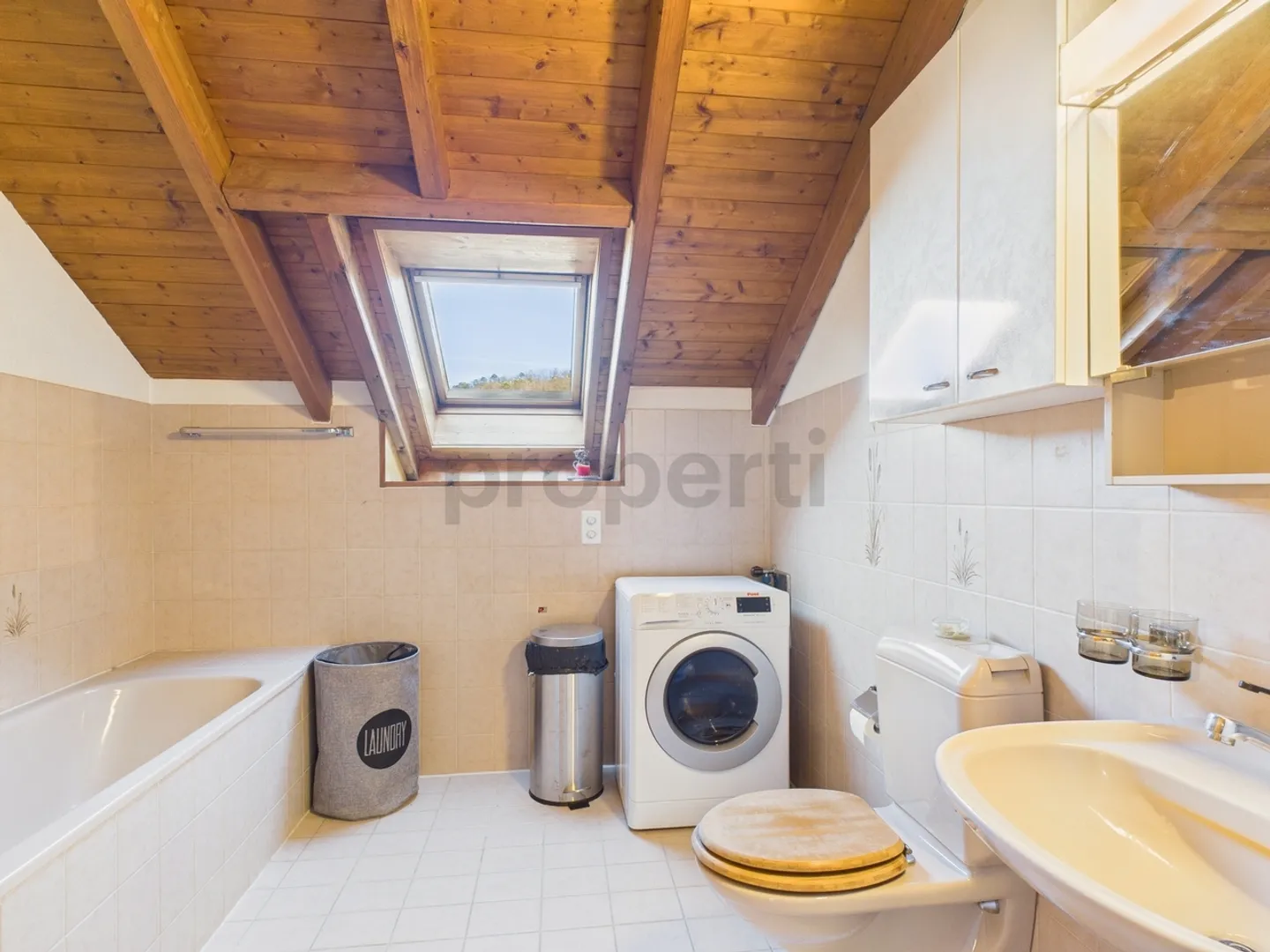 Helle 3.5-Zimmer-Wohnung mit Balkon - Foto 8 von 9