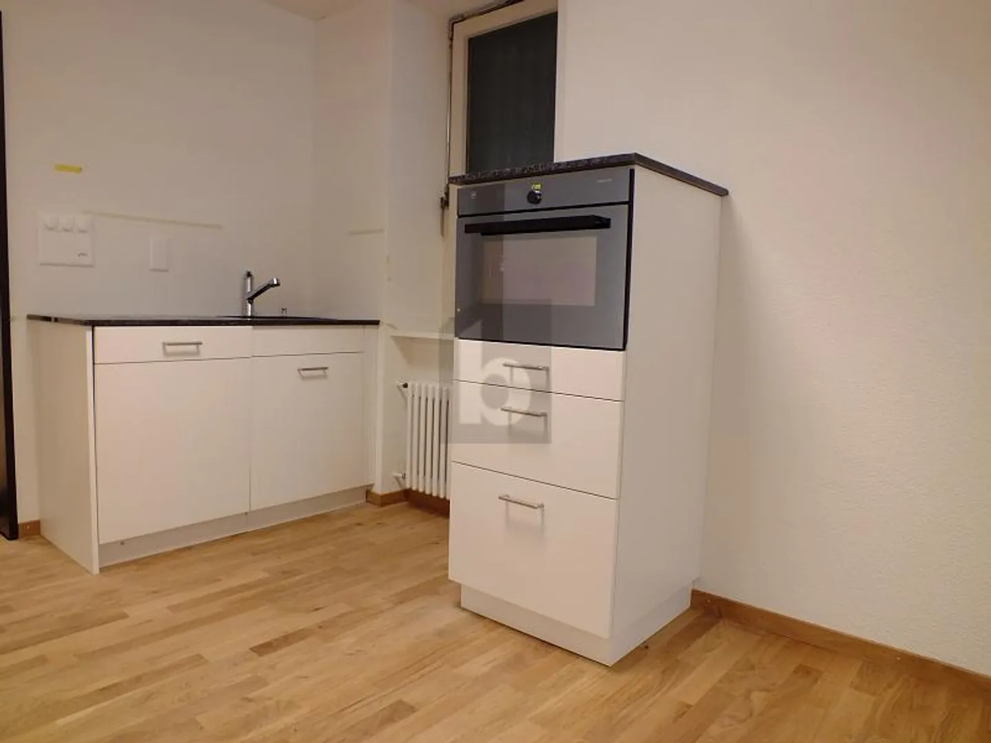 Charmant et extravagant avec potentiel d'aménagement - Photo 5 sur 6