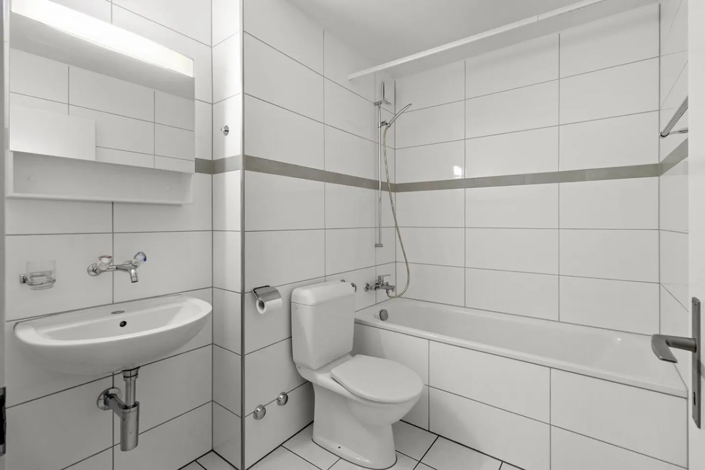 Mehrfamilienhaus mit substanziellem Entwicklungspotential - Foto 6 di 6