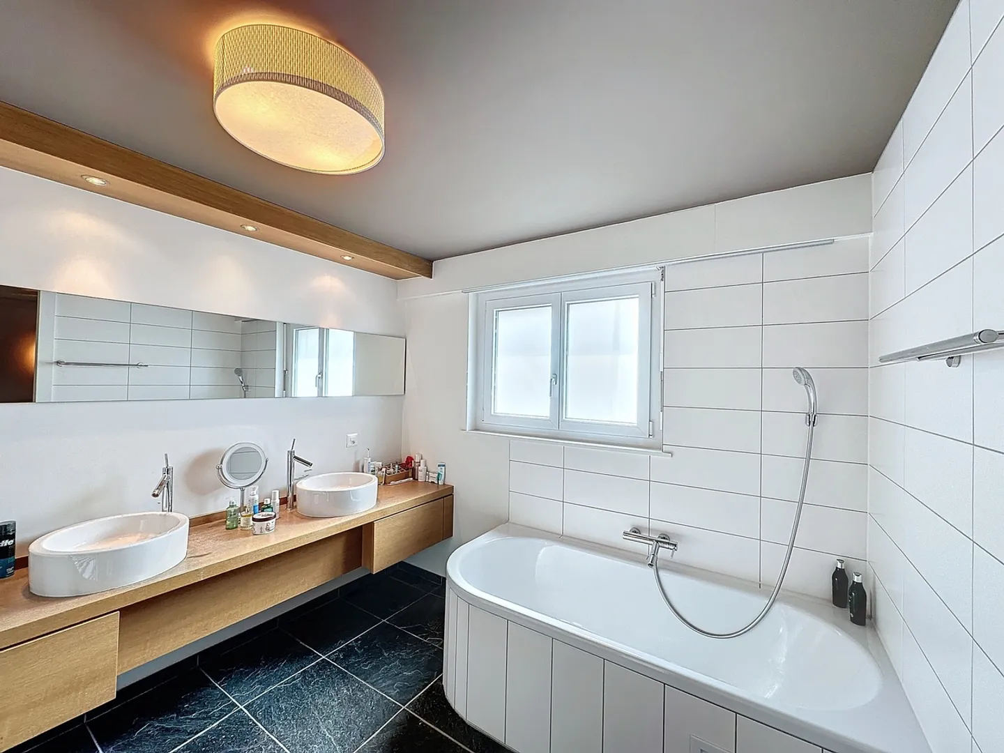 Appartement Magnifique avec Vue Lac - Photo 5 sur 9