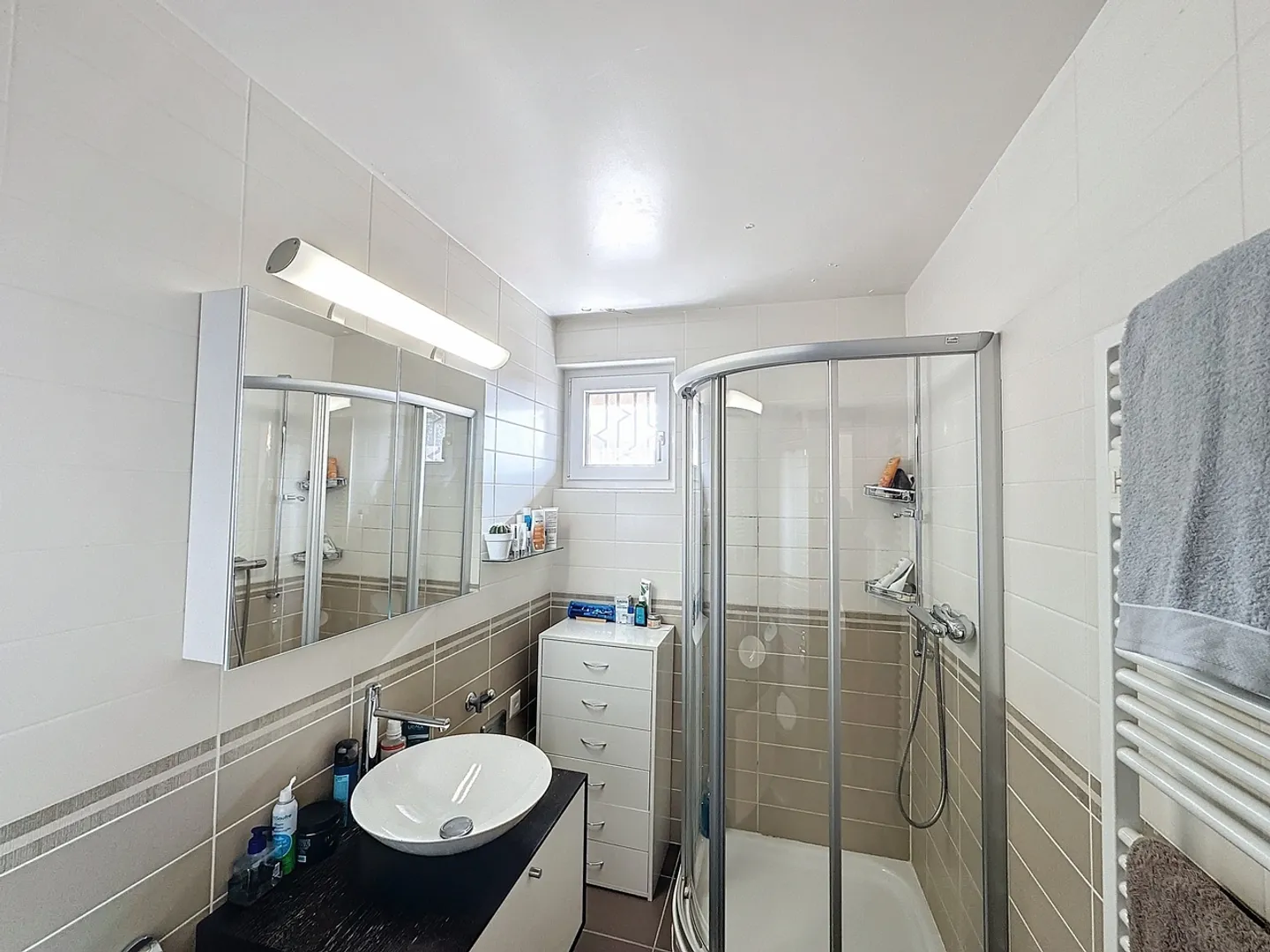 Appartement Magnifique avec Vue Lac - Photo 7 sur 9