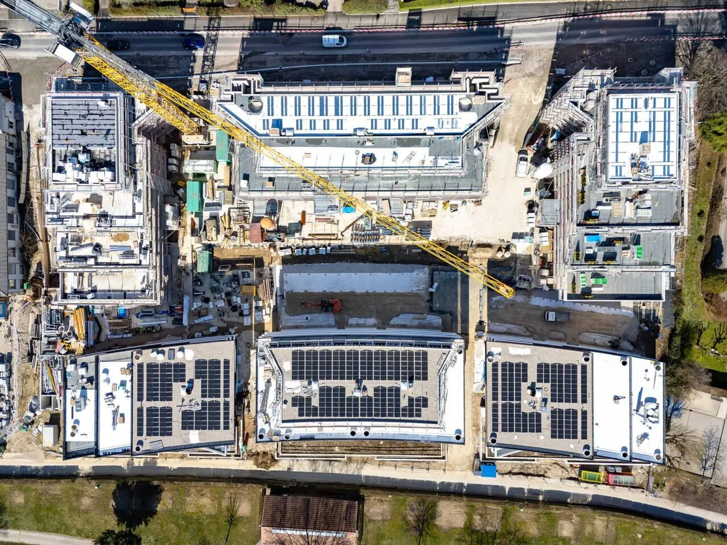 Nuovo appartamento di 3,5 stanze con terrazza coperta e giardino con vista sul lago - Foto 11 di 13