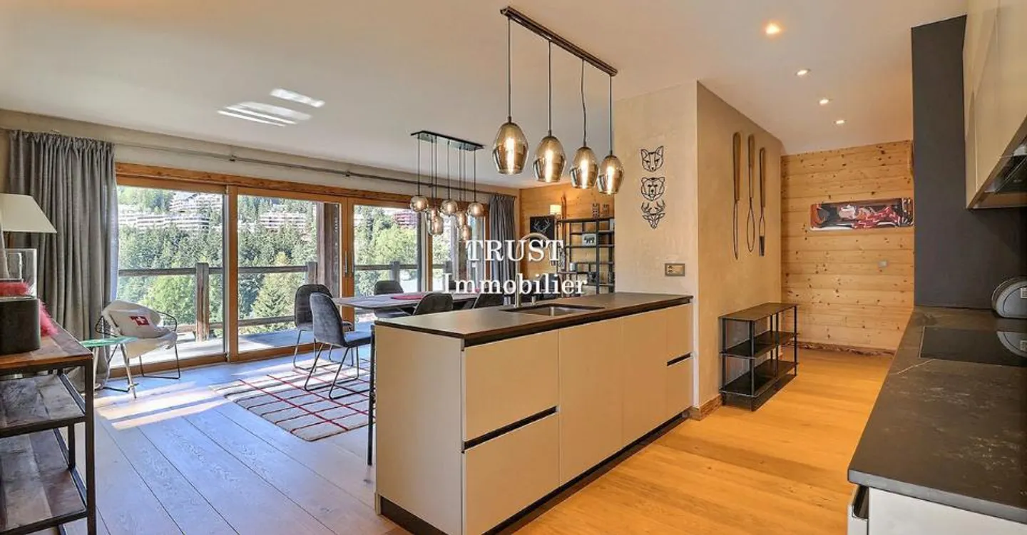 5010. Magnificent Triplex - Photo 4 of 12
