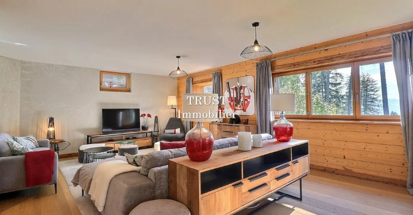 5010. Magnificent Triplex - Photo 5 of 12
