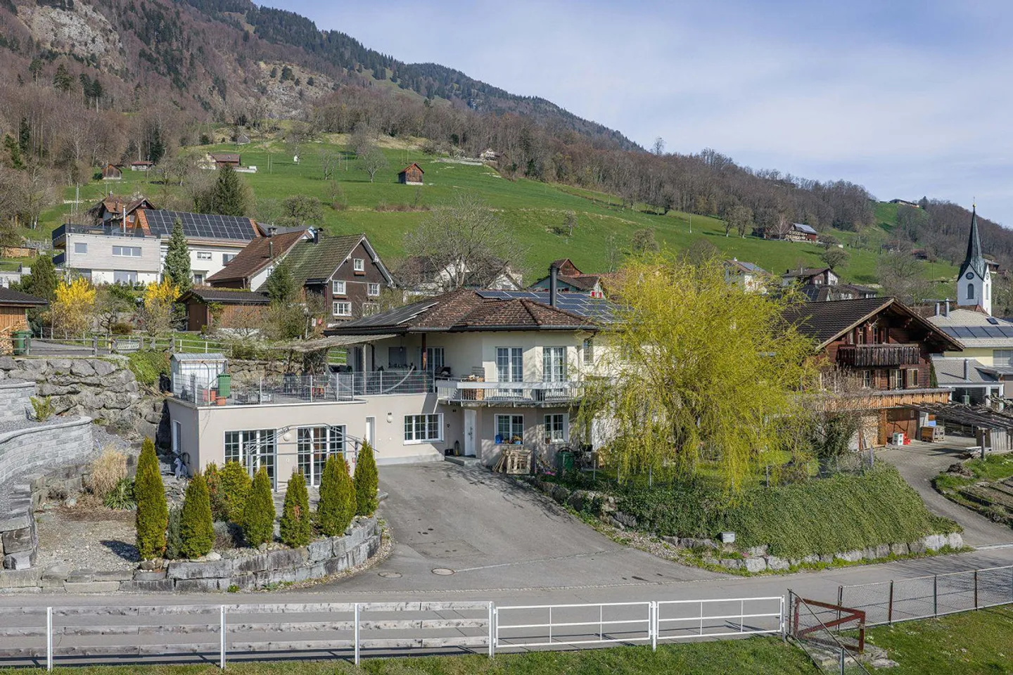 2.5-Room Apartment - Photo 2 of 16