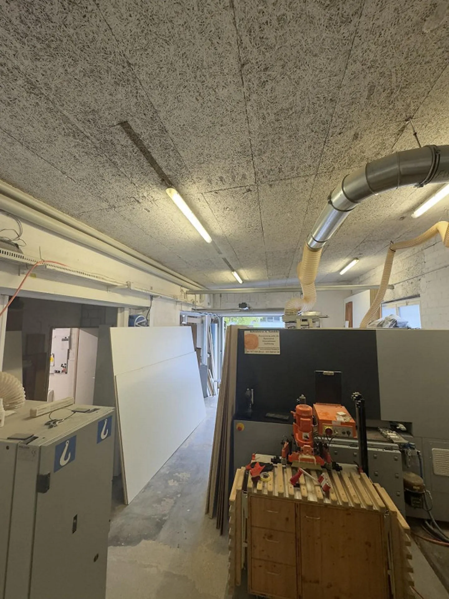 Officina e magazzino inclusi garage - Foto 5 di 9