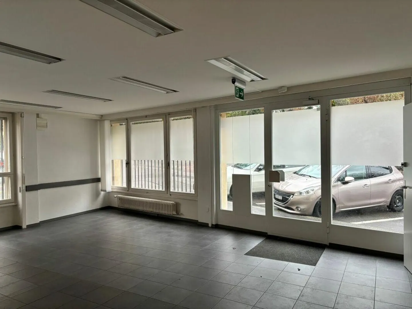 Office of 238 m2 just steps from the train station - Photo 6 of 9