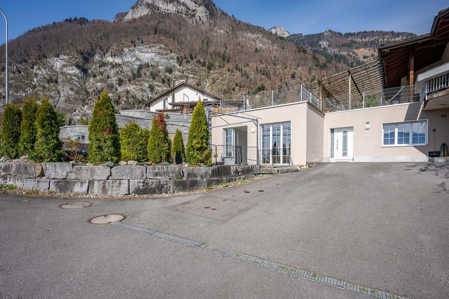 2.5-Room Apartment - Photo 3 of 16