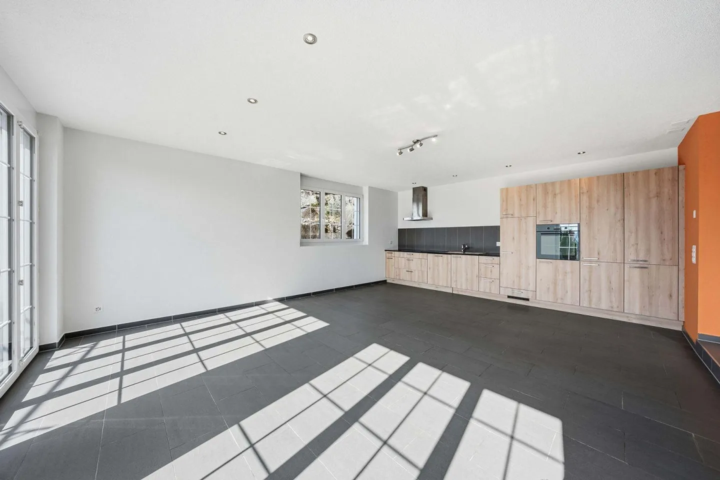 2.5-Room Apartment - Photo 7 of 16