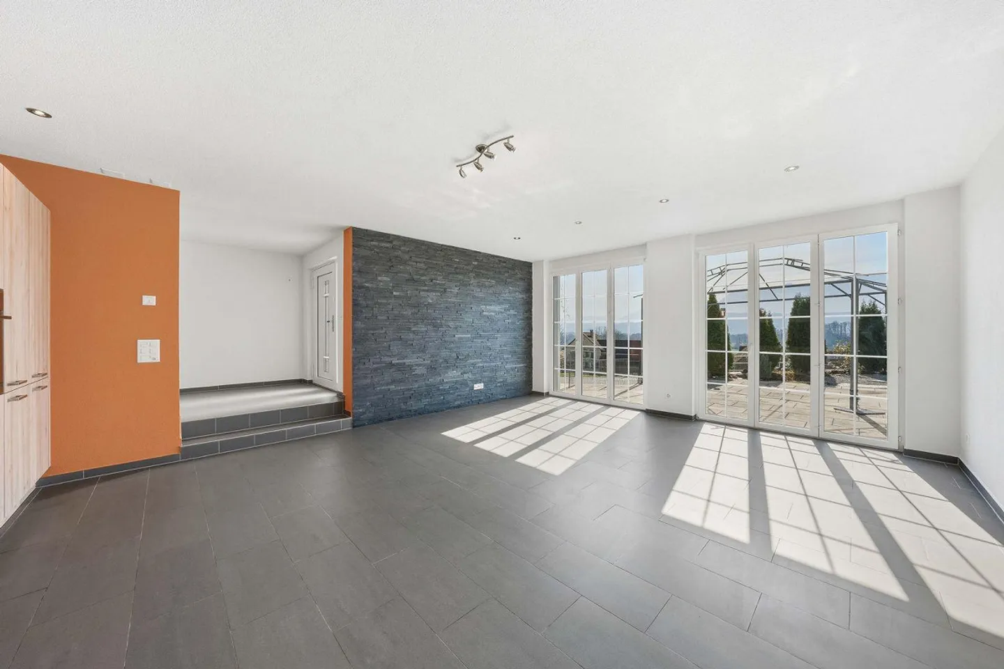 2.5-Room Apartment - Photo 5 of 16