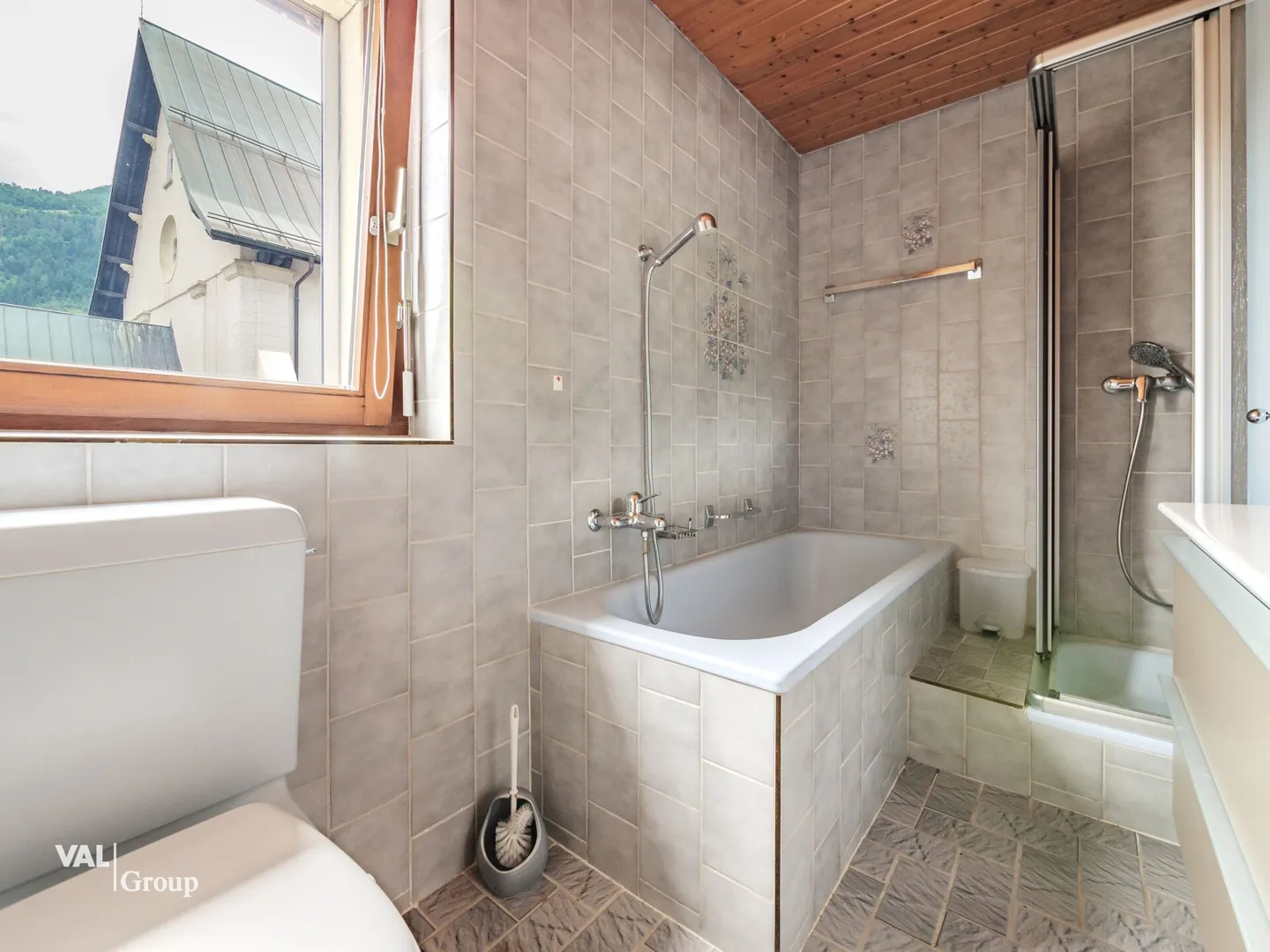 La tradition rencontre l'avenir : propriété résidentielle et commerciale avec un potentiel polyvalent - Photo 10 sur 13