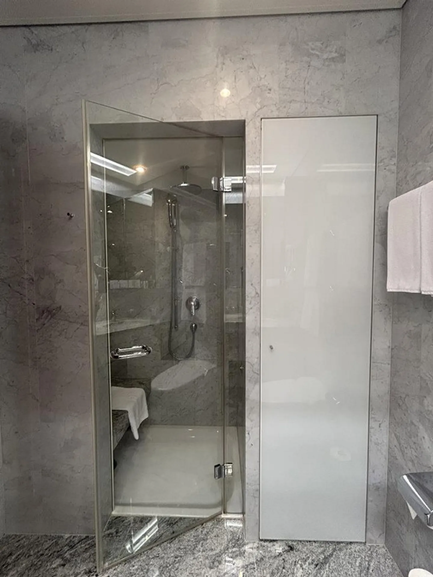 Appartamento attico di 2,5 stanze nel centro di San Gallo - Foto 8 di 10