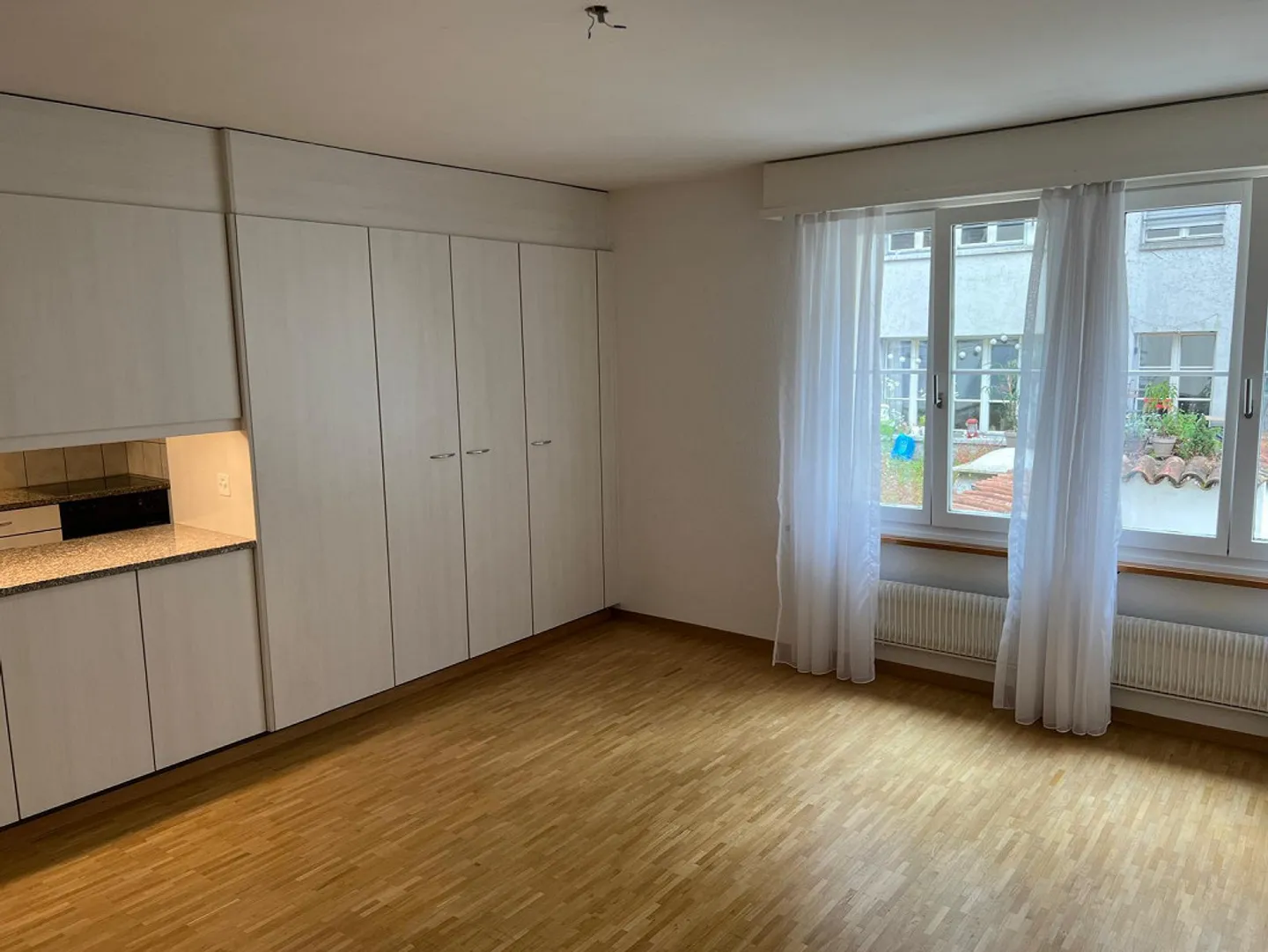 Attractive 3-room apartment in the Bern old town - Photo 2 of 12