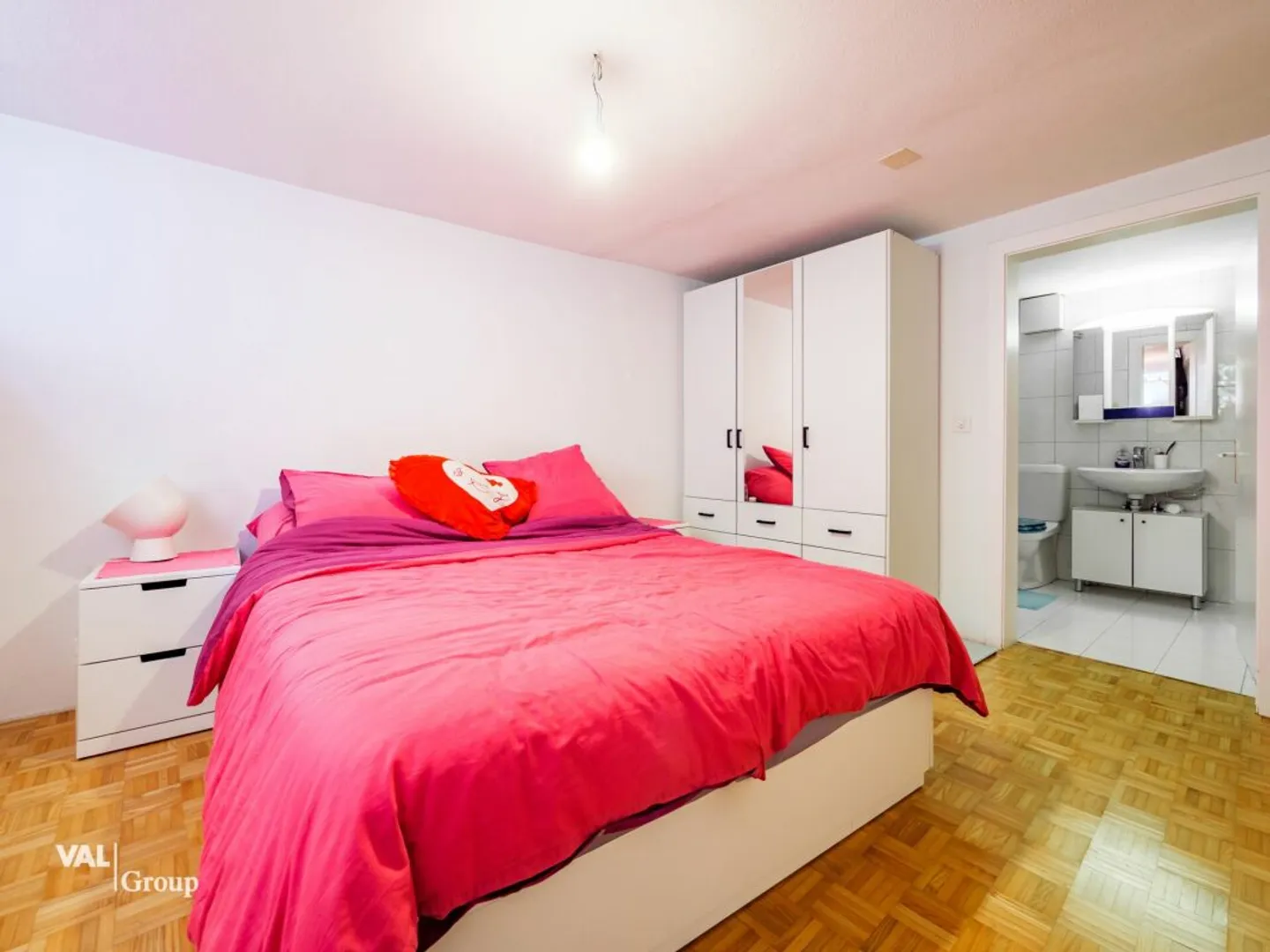 Einzigartige Gelegenheit: Haus mit zwei unabhängigen Wohnungen (5,5 und 2,5 Zimmer) - Foto 8 von 21