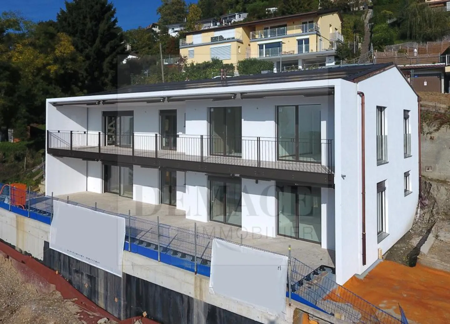 Atemberaubender Blick auf den See - mit Balkon und Garten - Foto 1 von 8